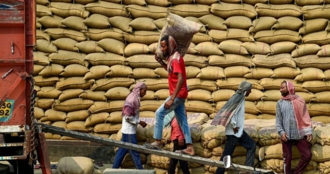 Thị trường nông sản tuần qua: Cầu yếu, cung tăng gây sức ép lên giá gạo xuất khẩu các nước châu Á