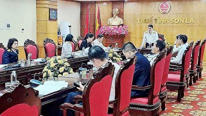 Thuế tỉnh Sơn La triển khai “60 ngày cao điểm chuyển đổi mô hình từ thuế khoán sang kê khai đối với hộ kinh doanh” Thuế tỉnh Sơn La triển khai “60 ngày cao điểm chuyển đổi mô hình từ thuế khoán sang kê khai đối với hộ kinh doanh”