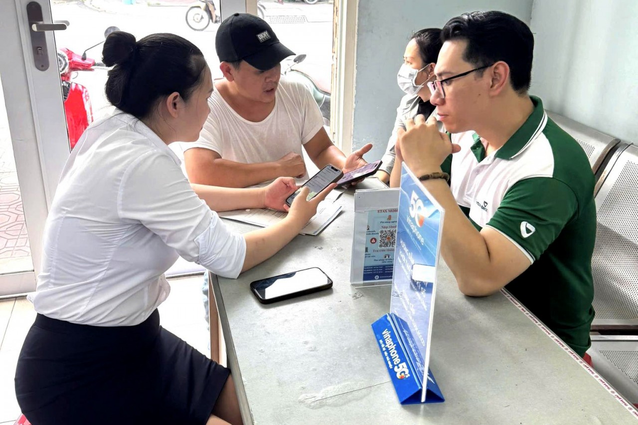 Thuế cơ sở 26 TP. Hồ Chí Minh không quản ngày nghỉ để hỗ trợ hộ kinh doanh