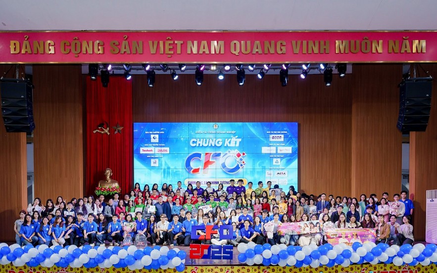 Đội ALPHA xuất sắc giành Quán quân Giám đốc tài chính tương lai 2025 Đội ALPHA xuất sắc giành Quán quân Giám đốc tài chính tương lai 2025