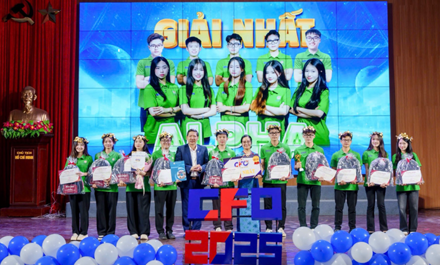 Đội ALPHA xuất sắc giành Quán quân Giám đốc tài chính tương lai 2025 Đội ALPHA xuất sắc giành Quán quân Giám đốc tài chính tương lai 2025