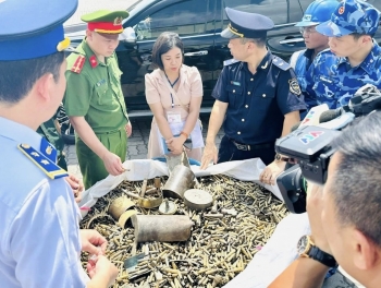 Hải quan bắt giữ hơn 25.000 kg vỏ đạn quân dụng nhập khẩu có dấu hiệu vi phạm