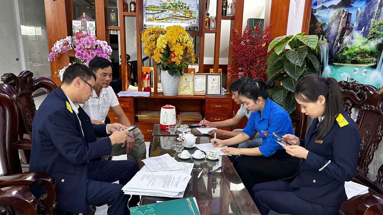 Thuế tỉnh Hà Tĩnh làm việc không ngày nghỉ, hỗ trợ 24h để hộ kinh doanh chuyển sang kê khai