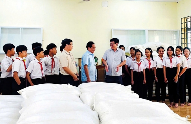 Chi cục Dự trữ Nhà nước khu vực II: Hoàn thành xuất cấp gạo dự trữ hỗ trợ học sinh