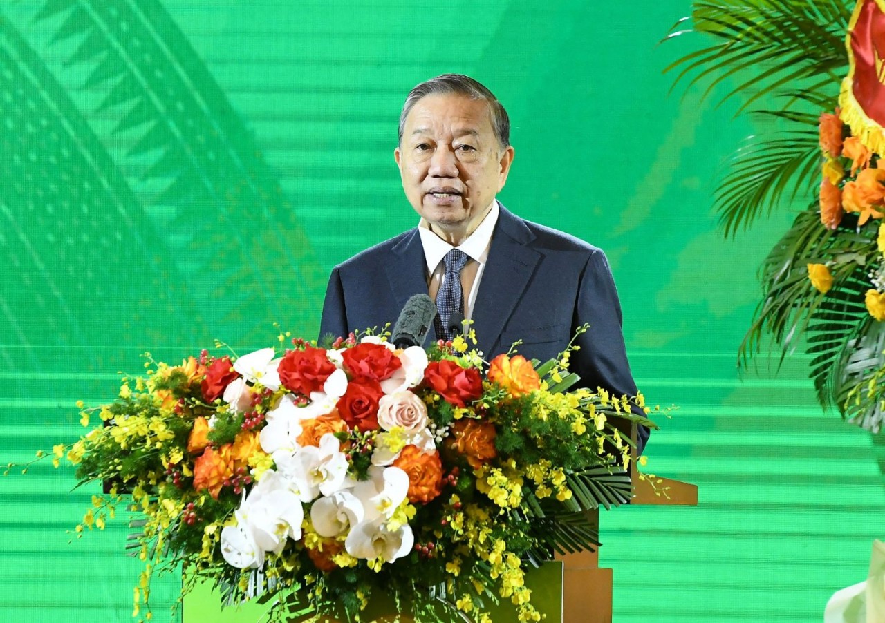 Tổng Bí thư: Nông nghiệp là mặt trận hàng đầu trong cuộc kháng chiến trường kỳ của nhân dân