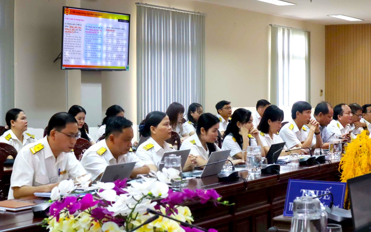 Thuế TP. Cần Thơ nỗ lực “về đích” trong năm 2025 Thuế TP. Cần Thơ nỗ lực “về đích” trong năm 2025