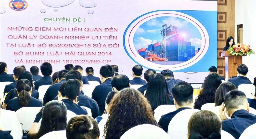 undefined Hải quan nâng cao kỹ năng kiểm tra sau thông quan cho công chức trong tình hình mới