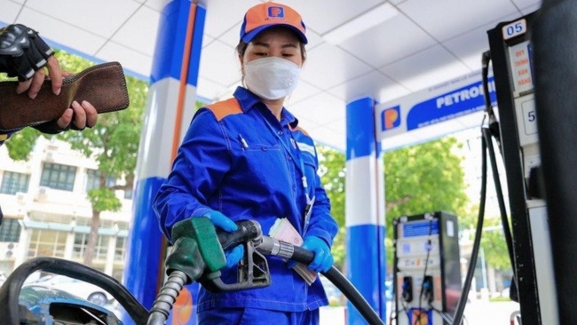 Ngày 14/11: Giá xăng dầu trong nước và thế giới đồng loạt tăng