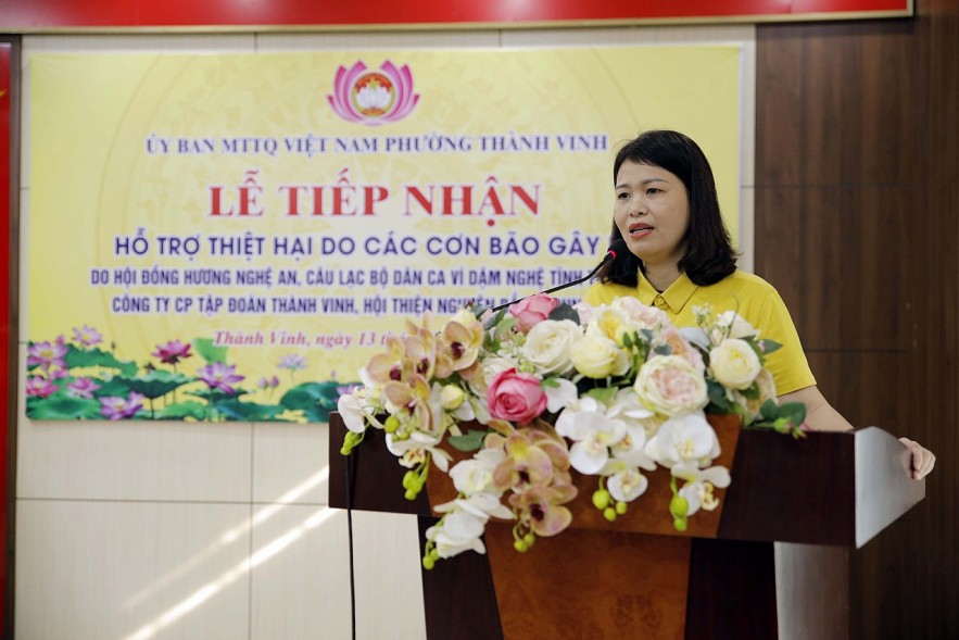 Trao quà hỗ trợ, khắc phục hậu quả bão lũ tại phường Thành Vinh, tỉnh Nghệ An