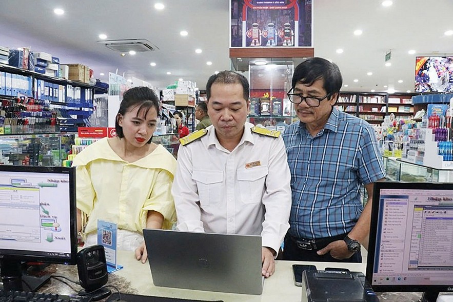 Giảm gánh nặng hành chính cho hộ kinh doanh chuyển đổi khi xóa bỏ thuế khoán Giảm gánh nặng hành chính cho hộ kinh doanh chuyển đổi khi xóa bỏ thuế khoán