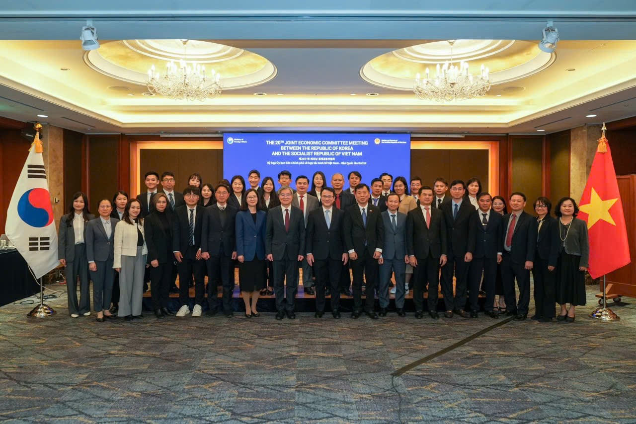 Kỳ họp lần thứ 20 Ủy ban Liên Chính phủ Việt Nam - Hàn Quốc Kỳ họp lần thứ 20 Ủy ban Liên Chính phủ Việt Nam - Hàn Quốc