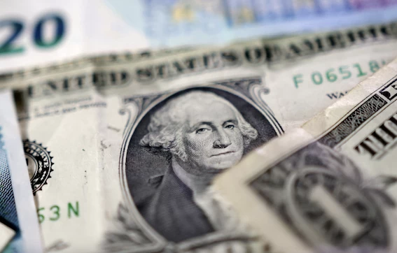 Loạt thách thức đe doạ vị thế đồng USD