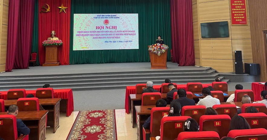 Thuế tỉnh Tuyên Quang: Thuế Cơ sở 8 tuyên truyền chuyển đổi mô hình quản lý thuế với hộ kinh doanh khi xóa bỏ thuế khoán Thuế cơ sở 8 (Tuyên Quang) tuyên truyền chuyển đổi mô hình quản lý thuế với hộ kinh doanh