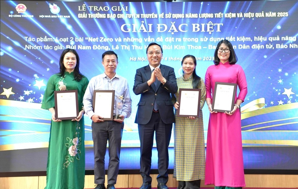 Trao giải thưởng báo chí về sử dụng năng lượng Việt Nam Trao giải thưởng báo chí về sử dụng năng lượng Việt Nam