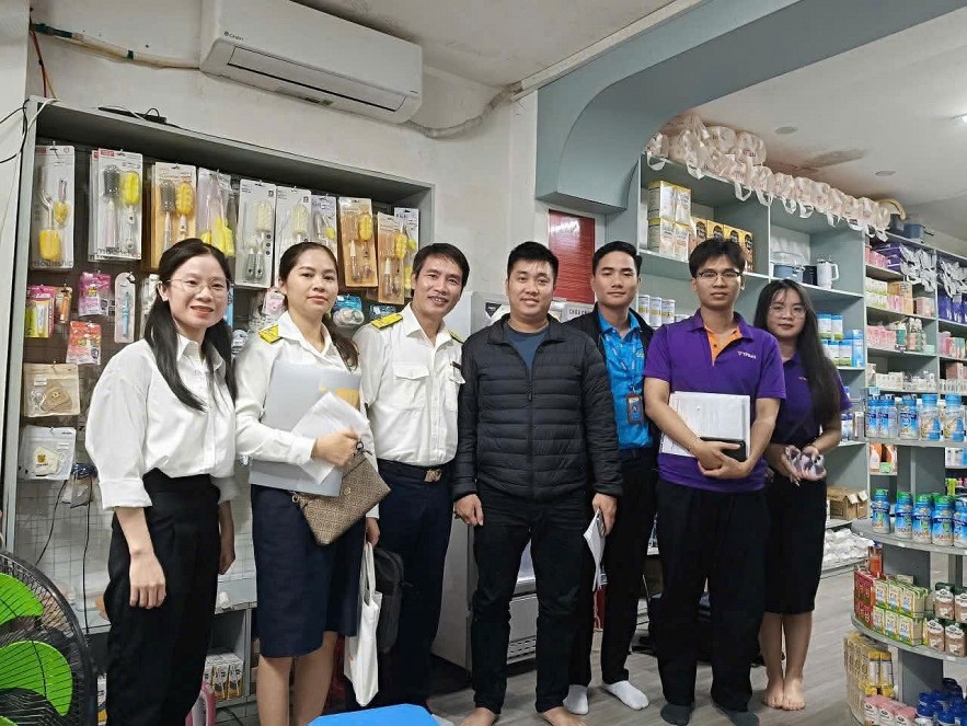 Thuế TP. Huế khảo sát tình hình triển khai 45 ngày cao điểm chuyển đổi sang kê khai với hộ kinh doanh