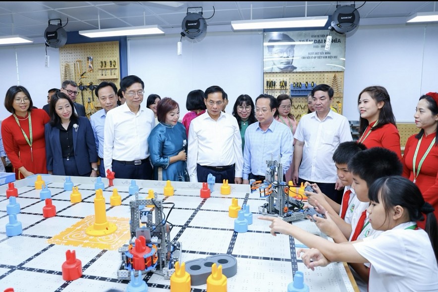 undefined STEM Innovation Petrovietnam: Ươm mầm nhân lực khoa học công nghệ cho tương lai