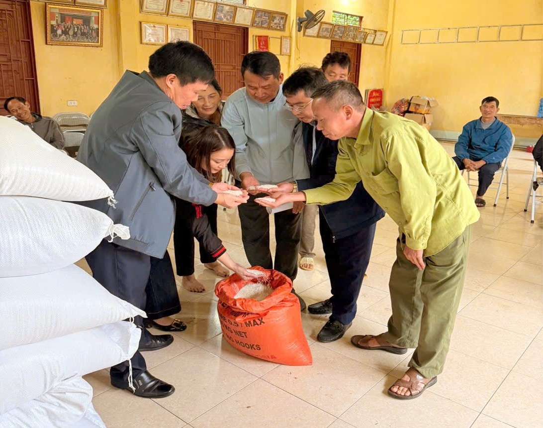 Chi cục Dự trữ Nhà nước khu vực IV đã xuất cấp hơn 969 tấn gạo cho tỉnh Tuyên Quang và Thái Nguyên Chi cục Dự trữ Nhà nước khu vực IV đã xuất cấp hơn 969 tấn gạo cho tỉnh Tuyên Quang và Thái Nguyên