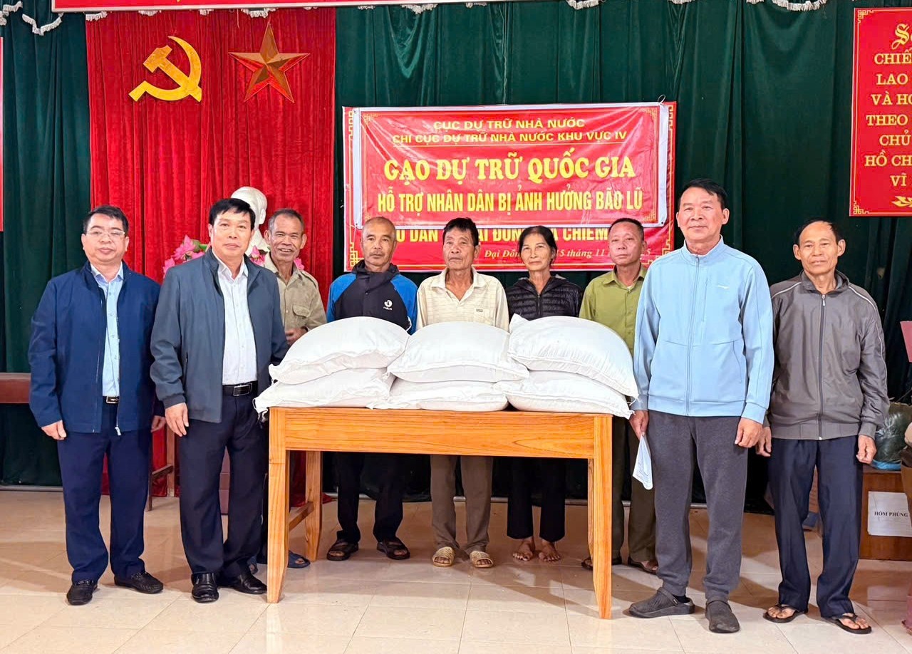 Chi cục Dự trữ Nhà nước khu vực IV đã xuất cấp hơn 969 tấn gạo cho tỉnh Tuyên Quang và Thái Nguyên Chi cục Dự trữ Nhà nước khu vực IV đã xuất cấp hơn 969 tấn gạo cho tỉnh Tuyên Quang và Thái Nguyên