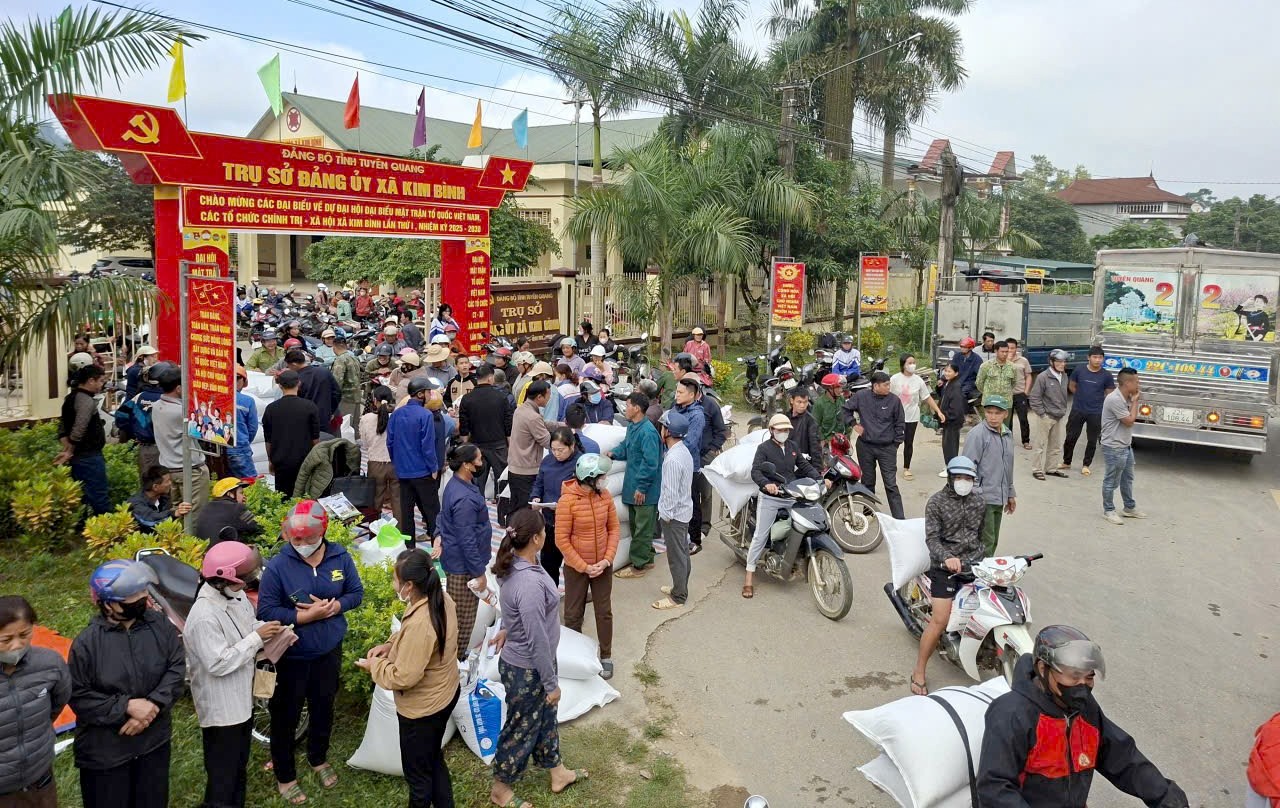 Chi cục Dự trữ Nhà nước khu vực IV đã xuất cấp hơn 969 tấn gạo cho tỉnh Tuyên Quang và Thái Nguyên Chi cục Dự trữ Nhà nước khu vực IV đã xuất cấp hơn 969 tấn gạo cho tỉnh Tuyên Quang và Thái Nguyên