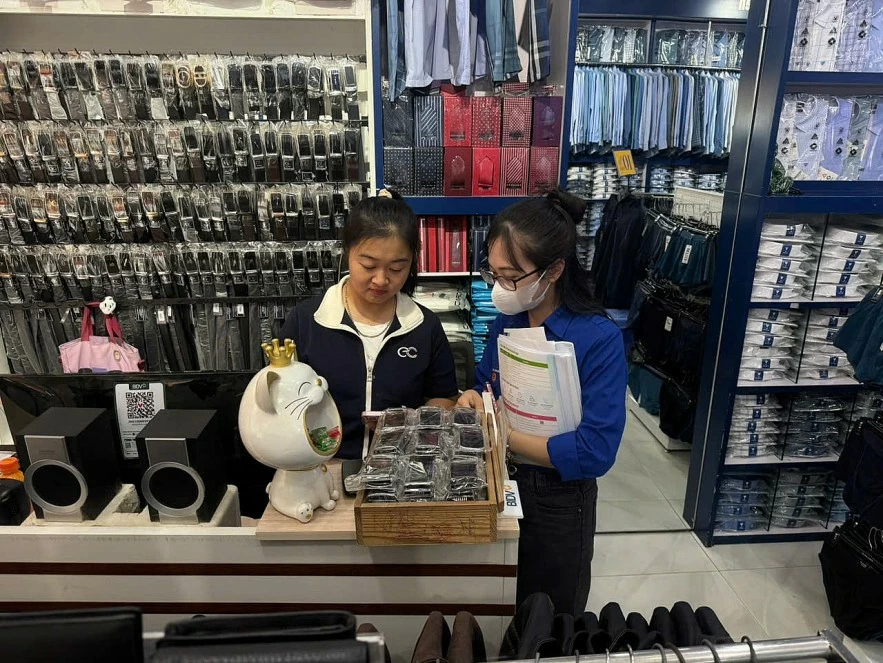 Đoàn Thanh niên Thuế tỉnh Điện Biên ra quân 30 ngày cao điểm chuyển đổi hộ kinh doanh sang kê khai thuế