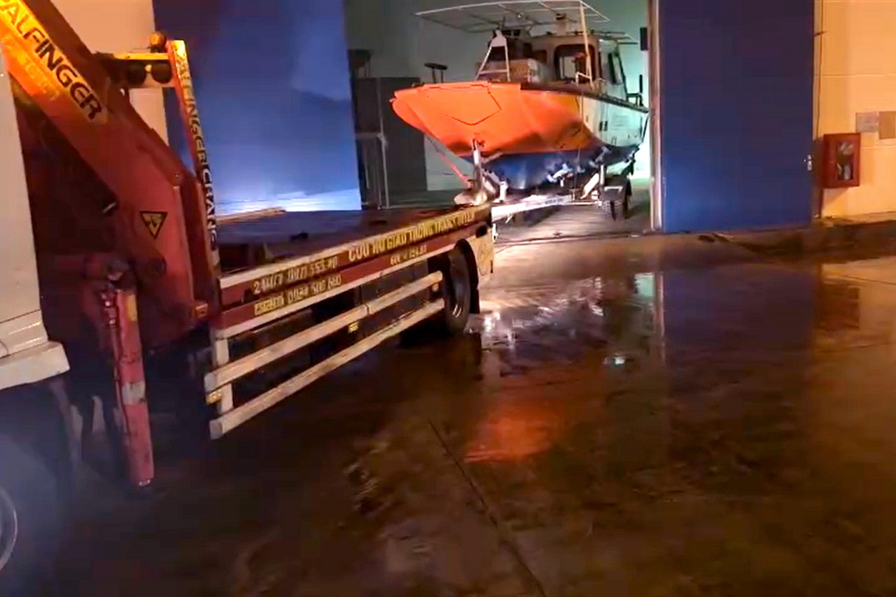 Khẩn cấp xuất cấp hàng nghìn vật tư, thiết bị và 5 xuồng cao tốc cho tỉnh Đắk Lắk để ứng phó với mưa lũ