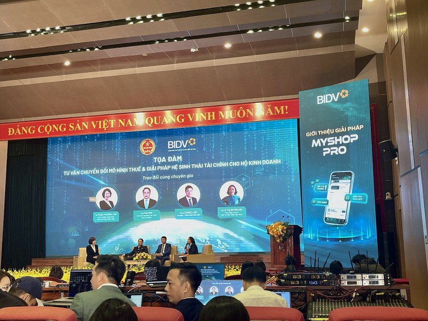 ế nhưng, hành trình chuyển đổi không phải lúc nào cũng dễ dàng. Nhiều băn khoăn, thắc mắc khiến nhiều hộ kinh doanh còn trăn trở, làm sao qu