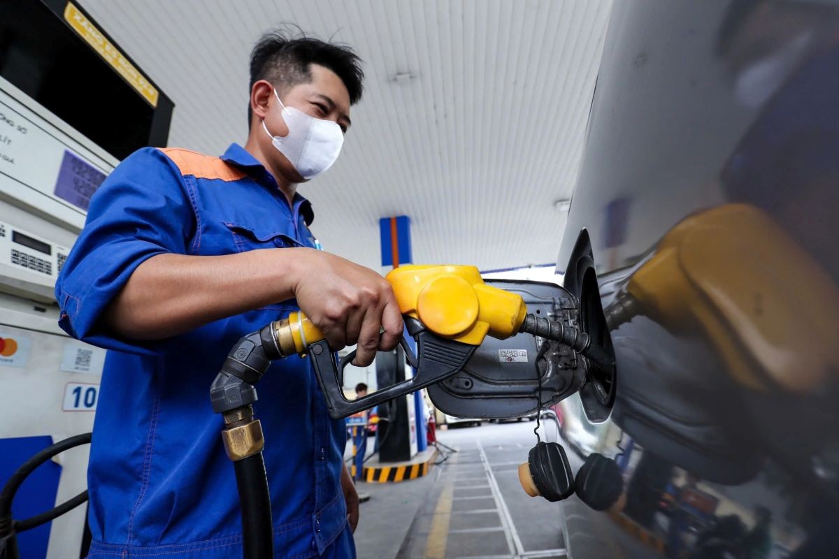 15h chiều ngày 20/11, giá xăng, dầu đồng loạt giảm 15h chiều ngày 20/11, giá xăng, dầu đồng loạt giảm