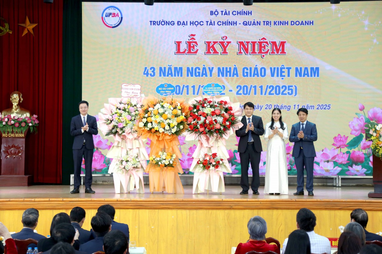 Trường Đại học Tài chính - Quản trị kinh doanh kỷ niệm 43 năm Ngày Nhà giáo Việt Nam Trường Đại học Tài chính - Quản trị kinh doanh kỷ niệm 43 năm Ngày Nhà giáo Việt Nam