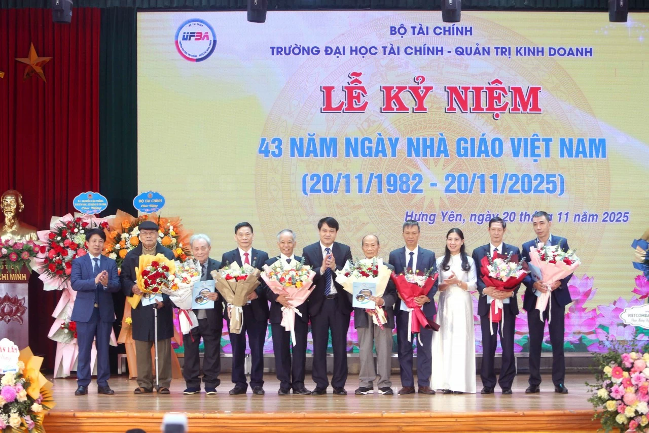 Trường Đại học Tài chính - Quản trị kinh doanh kỷ niệm 43 năm Ngày Nhà giáo Việt Nam Trường Đại học Tài chính - Quản trị kinh doanh kỷ niệm 43 năm Ngày Nhà giáo Việt Nam