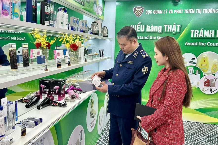 undefined Hà Nội: Mở cửa phòng trưng bày 500 sản phẩm giúp người dân hiểu hàng thật - tránh hàng giả