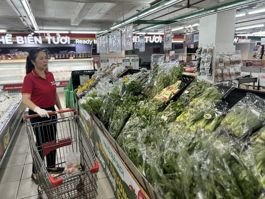 Bảo đảm nguồn cung hàng hóa thiết yếu tại các vùng đang bị cô lập do mưa lũ