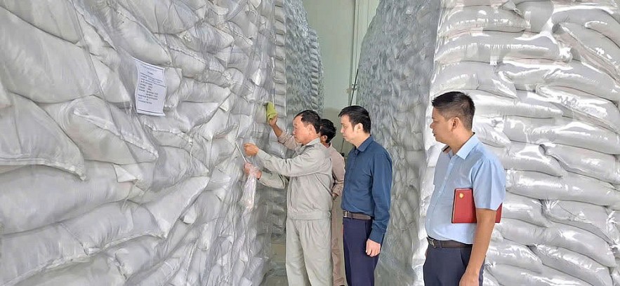 Chi cục Dự trữ Nhà nước khu vực X: “Vượt lũ - thắng bão” hoàn thành mua nhập kho lương thực bổ sung Chi cục Dự trữ Nhà nước khu vực X: “Vượt lũ - thắng bão” hoàn thành mua nhập kho lương thực bổ sung