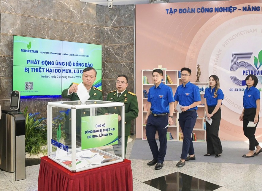 undefined Chủ tịch HĐTV Petrovietnam Lê Mạnh Hùng phát động ủng hộ đồng bào chịu ảnh hưởng bởi thiên tai