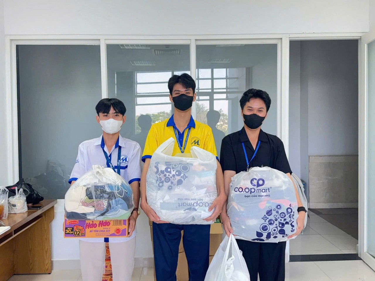 Trường Đại học Tài chính - Maketing giảm học phí, trao học bổng cho học sinh vùng lũ Trường Đại học Tài chính - Maketing giảm học phí, trao học bổng cho học sinh vùng lũ