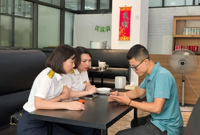 Công chức thuế đến từng khu chợ, tuyến phố hỗ trợ hộ kinh doanh