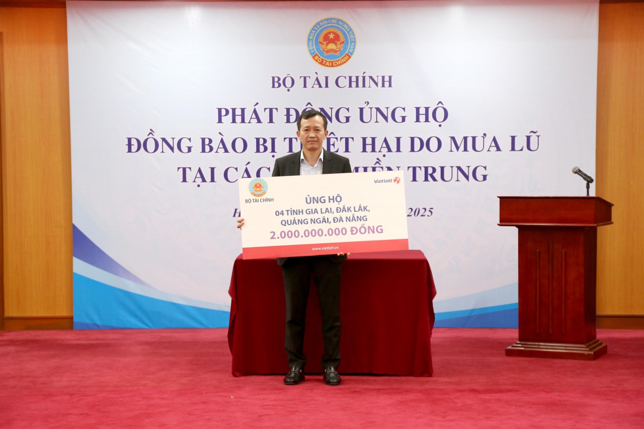 Bộ Tài chính phát động ủng hộ đồng bào miền Trung, Tây Nguyên bị thiệt hại do mưa lũ Bộ Tài chính phát động ủng hộ đồng bào miền Trung, Tây Nguyên bị thiệt hại do mưa lũ