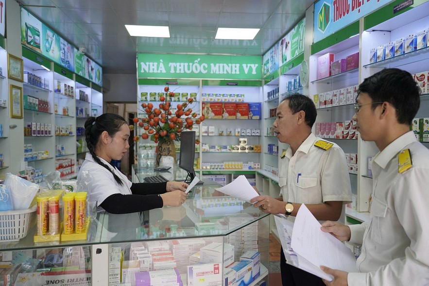 Phú Thọ: Thuế cơ sở 12 “đi từng ngõ, gõ từng hộ” hỗ trợ hộ kinh doanh Phú Thọ: Thuế cơ sở 12 “đi từng ngõ, gõ từng hộ” hỗ trợ hộ kinh doanh