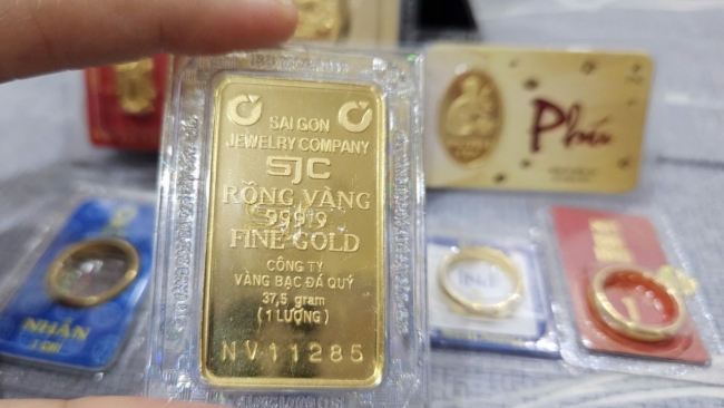 Giá vàng hôm nay (28/11): Vàng miếng SJC và vàng nhẫn neo ở mức rất cao