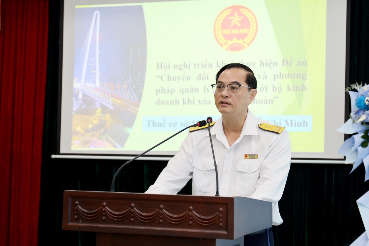 Cán bộ Thuế TP. Hồ Chí Minh sẽ đồng hành cùng từng hộ kinh doanh khi chuyển đổi Cán bộ Thuế TP. Hồ Chí Minh sẽ đồng hành cùng từng hộ kinh doanh khi chuyển đổi