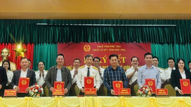 Thuế cơ sở 7 tỉnh Phú Thọ: Ký kết quy chế phối hợp quản lý thuế với các xã, phường