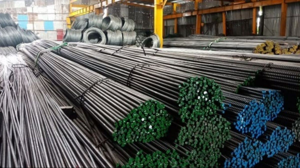 Ngày 30/11: Giá thép tăng, quặng sắt biến động trái chiều