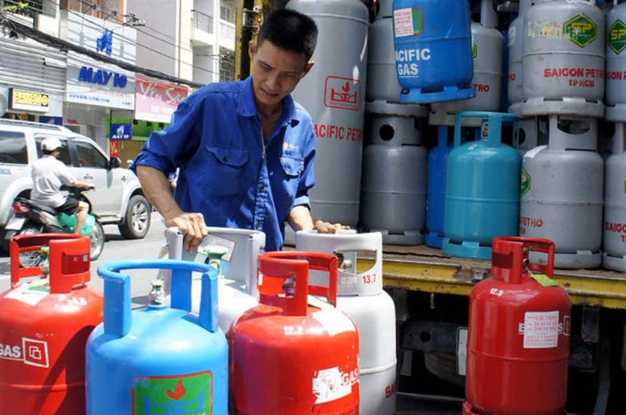 Giá gas bán lẻ trong nước tháng 12 đảo chiều tăng Giá gas bán lẻ trong nước tháng 12 đảo chiều tăng