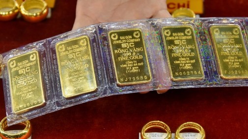 Giá vàng hôm nay (1/2): Vàng thế giới quay đầu giảm