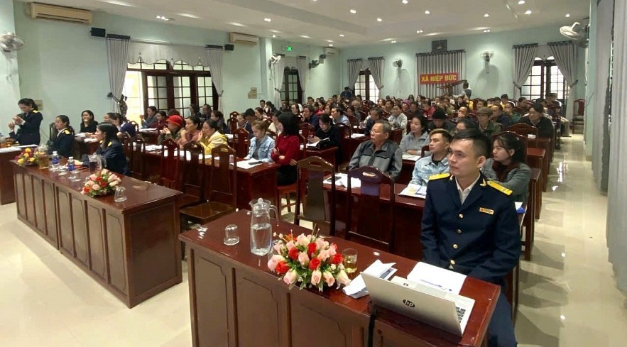 Thuế cơ sở 8 TP. Đà Nẵng hướng dẫn hộ kinh doanh chuyển đổi phương pháp tính thuế Thuế cơ sở 8 TP. Đà Nẵng hướng dẫn hộ kinh doanh chuyển đổi phương pháp tính thuế