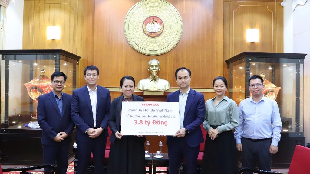 Honda Việt Nam đồng hành, sẻ chia cùng người dân bị ảnh hưởng bởi lũ lụt