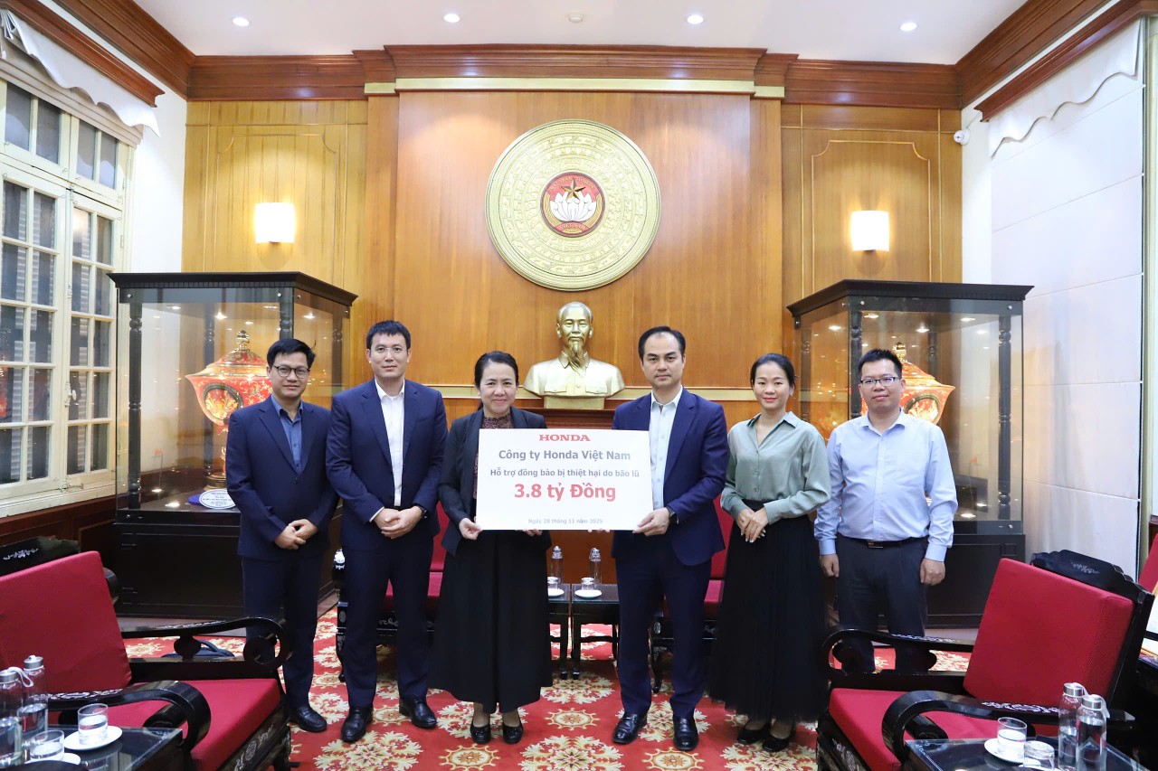 Honda Việt Nam đồng hành, sẻ chia cùng người dân bị ảnh hưởng bởi lũ lụt