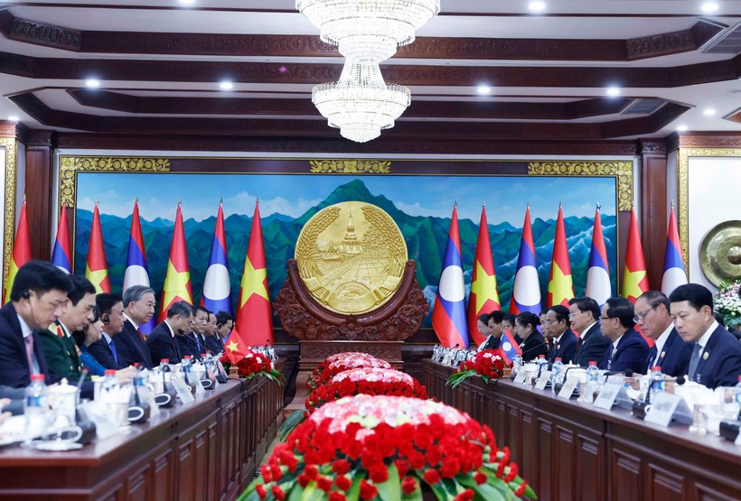 Tổng Bí thư Tô Lâm chứng kiến trao các văn kiện hợp tác Việt Nam - Lào