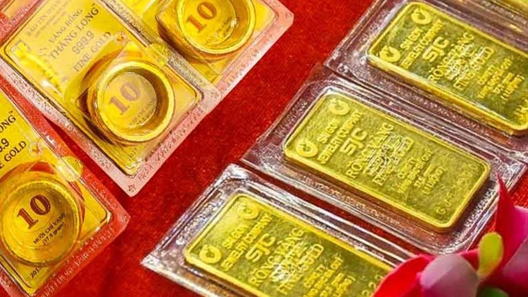 Giá vàng hôm nay (1/12): Vàng miếng, vàng nhẫn đồng loạt tăng lên mốc kỷ lục mới