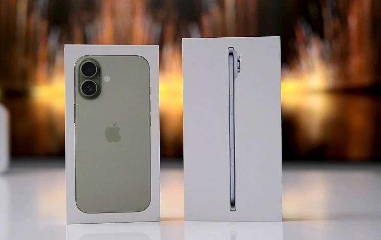 Giá iPhone Air tháng 12/2025 giảm mạnh chưa từng có