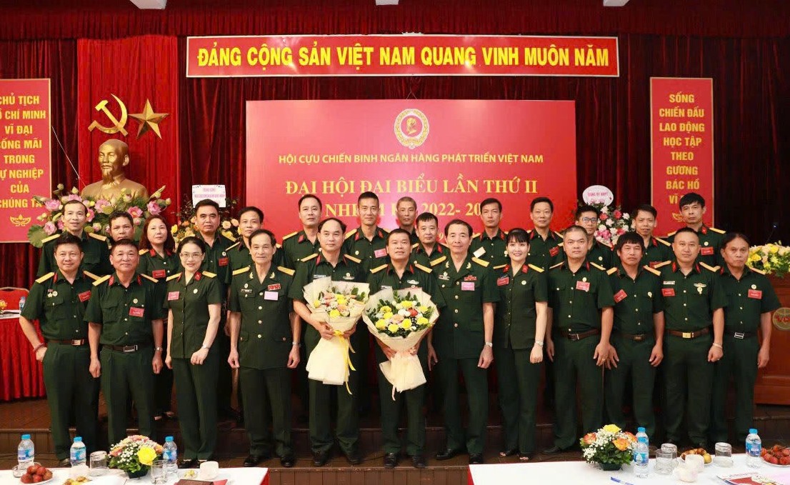 Phát huy truyền thống “Bộ đội Cụ Hồ”, góp phần hoàn thành nhiệm vụ cơ cấu lại VDB
